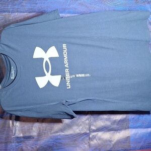 under armour tee shirt
